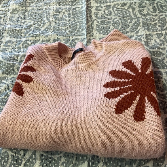 Retro Daisy Sweater - Picture 2 of 2